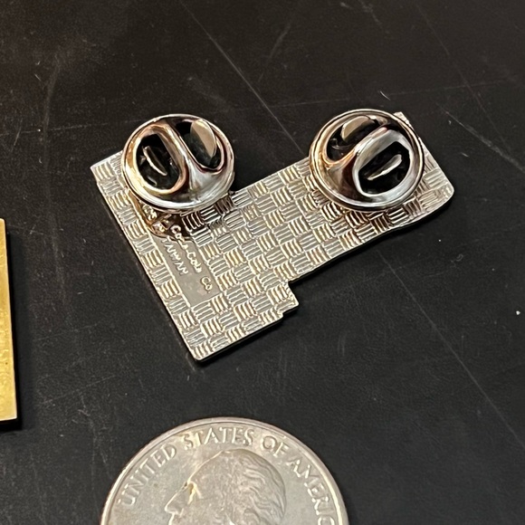 (2) Vintage Coca-Cola Lapel Pins - Picture 4 of 9